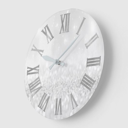 シルバーグレイグリッターミニマルメタリックローマンヌマーズ ラージ壁時計 (傾斜)