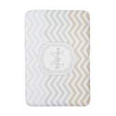 シルバーグレイ金ゴールドモノグラムシェブロン バスマット (正面縦)