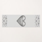 シルバーグレーハートカスタム文字 ヨガマット (正面(横))