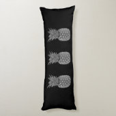 シルバーグレーパイナップルフルーツON BLACK ボディピロー (裏面 (縦))