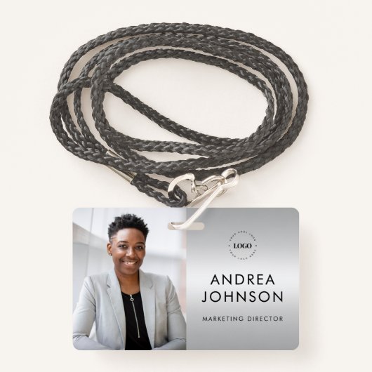 シルバーグレーフォトIDカードカスタムと文字 バッジ (正面ランヤード)