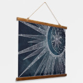 シルバーサンエレガントムーンドゥードルマンダラブルーデザイン 吊り下げ型タペストリー (傾斜あり)