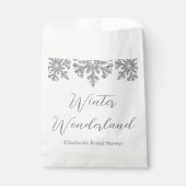 シルバースノーフレークの冬のブライダルシャワー フェイバーバッグ (正面)