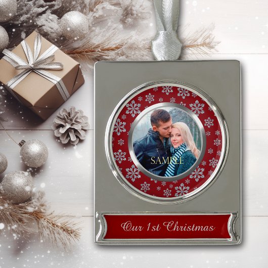 シルバースノーフレークオンレッド初めてのクリスマス シルバープレートバナーオーナメント