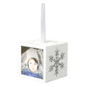 シルバースノーフレーク2フォトクリスマスホリデー キューブオーナメント (裏面アングル)