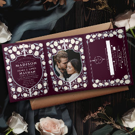 シルバーソード&シールド中世ファンタジー結婚の赤 三つ折り招待状