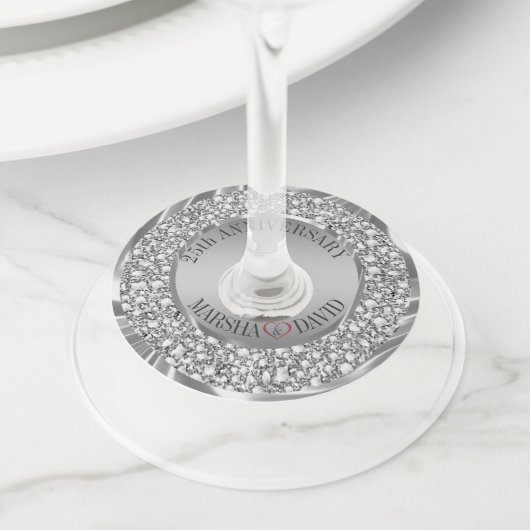 シルバーダイヤモンド及び赤いハート ワイングラスタグ (クローズアップ)