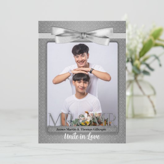 シルバーダマスクゲイ2つのグルームフォト結婚ズ 招待状 (スタンド正面)