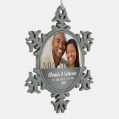 シルバーダマスク夫妻の写真と同じクリスマス1回目 スノーフレークピューターオーナメント (左)