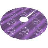 シルバートナカイとリースパープルクリスマス ブラッシュドポリエステルツリースカート (アングル)