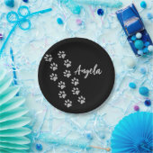 シルバードッグポーズブラック背景プリントパターン ペーパープレート (パーティー)