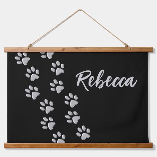 シルバードッグポーズブラック背景プリントパターン 吊り下げ型タペストリー (正面)