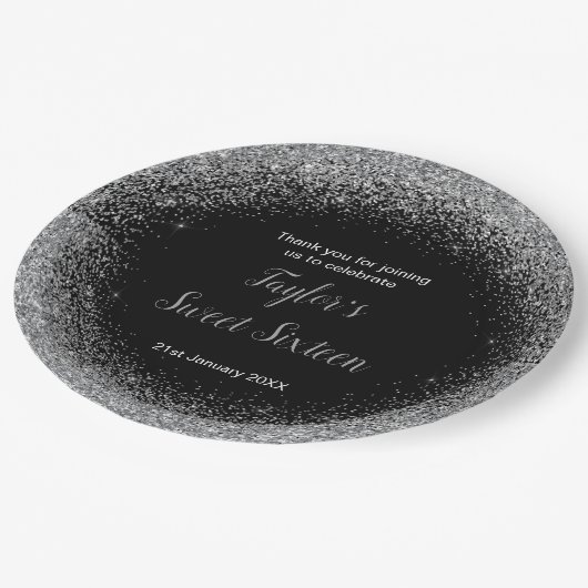 シルバードレスフェイクグリッタースウィート16誕生日 ペーパープレート (アングル)