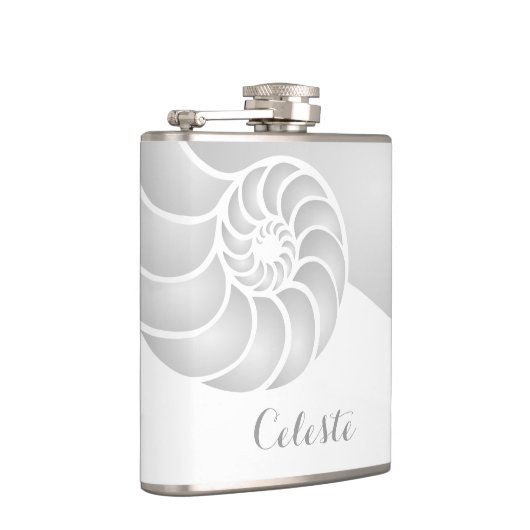 シルバーナウティラスカスタムシェルとモノグラム フラスク (右)