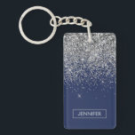 シルバーネイビーブルーグリッターガーリーモノグラム名 キーホルダー<br><div class="desc">シルバーとネイビーブルースパークルグリッターモノグラム名キーチェーン。これは、最高の甘い16歳の誕生日、結婚ブライダルシャワー、記念日、赤ちゃんシャワーまたはバチェロレッテギフトを作る誰かがグラームの豪華さとシックなスタイルを愛する。</div>
