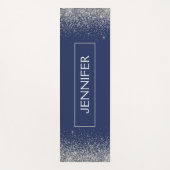 シルバーネイビーブルーグリッターモノグラム名 ヨガマット (正面)