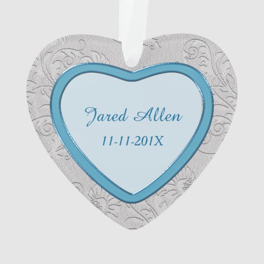 シルバーハートブルー男の赤ちゃん初めてのクリスマス オーナメント (裏面)
