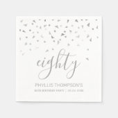 シルバーパーソナライズされた紙吹雪80歳の誕生日パーティー スタンダードカクテルナプキン (正面)