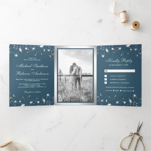 シルバーフォイルスターズ紙吹雪ダスティブルー結婚ズ 三つ折り招待状 (内部)