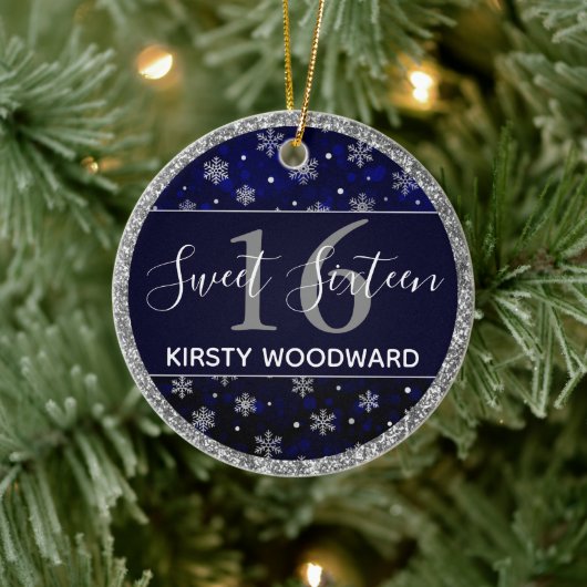 シルバーフォイルスノーフレーク&ブルー《写真》ぼけ味スウィート16 セラミックオーナメント (ツリー)
