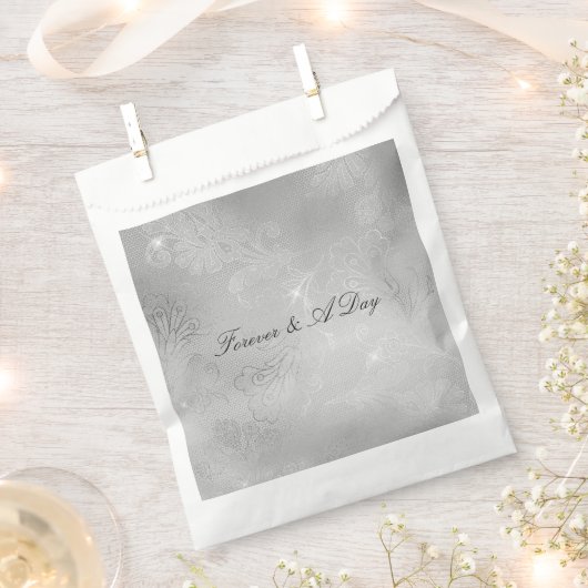 シルバーフローラ結婚レース フェイバーバッグ (クリップ留めされた状態)