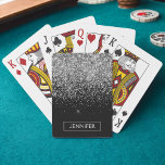 シルバーブラックグリッターガーリーモノグラム名 トランプ<br><div class="desc">シルバーとブラックのスパークルグリッターモノグラム名トランプ。これは、最高の甘い16歳の誕生日、結婚ブライダルシャワー、記念日、赤ちゃんシャワーまたはバチェロレッテギフトを作る誰かがグラームの豪華さとシックなスタイルを愛する。</div>