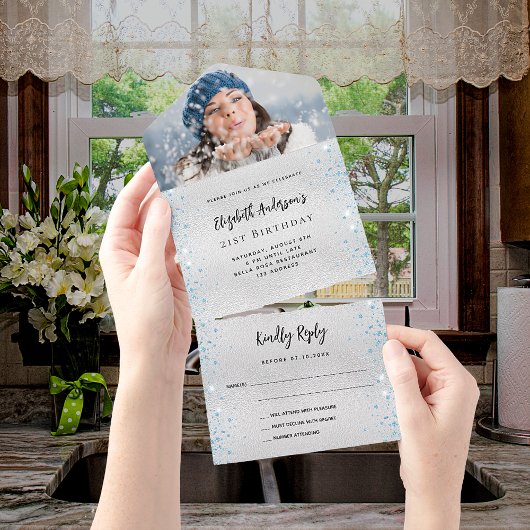 シルバーブルーの誕生日の写真rsvp オールインワン招待状