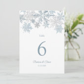 シルバーブルースノーフレークウィンターウェディングテーブル番号 招待状 (スタンド正面)