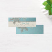 シルバーブルースノーフレークウィンターウェディングメッセージカード (デスク)