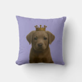 シルバーラブラドールパピーイン金ゴールドクラウンキュート クッション (正面)