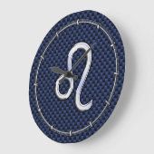 シルバーレオ〔占星術の〕十二宮図シンボルネイビーカーボンファイバプリント ラージ壁時計 (傾斜)