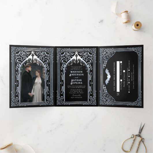 シルバーヴァンパイア大聖堂ゴシック結婚式 三つ折り招待状 (内部)