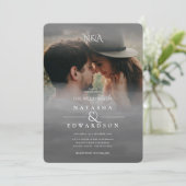 シルバー白黒抽象芸術オーバーレイ結婚フォト 招待状 (スタンド正面)