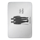 シルバー結婚ゲイの名前と日付の手入れ バスマット (正面縦)