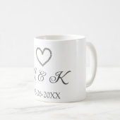 シルバー結婚ハートの夫婦名モダン字 コーヒーマグカップ (正面右)