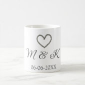 シルバー結婚ハートの夫婦名モダン字 コーヒーマグカップ (中央)