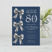 シルバー コケット ボウ セーブデート 80歳の誕生日 ネイビー 招待状 (スタンド正面)