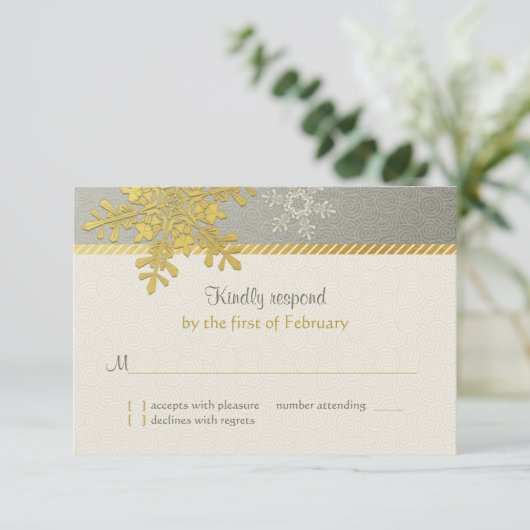 シルバー ゴールド スノーフレーク ウィンター ウェディング 返信カード (スタンド正面)