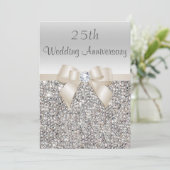 シルバー シャンパン 25周年 結婚記念日 シークインズ 招待状 (スタンド正面)