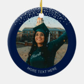 シルバー&ネイビーブルー写真卒業クリスマスプレゼント セラミックオーナメント (裏面)