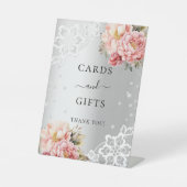 シルバー ピンクの花模様のレース カード ギフト サイン (正面)
