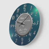 シルバー フローラル スワール グリーン 結婚記念日 ラージ壁時計 (傾斜)