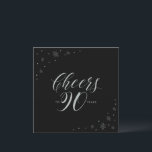 シルバー&ブラック応援90thバースデーパーティースクエア 招待状<br><div class="desc">この90歳祝の誕生日パスタイリッシューティーの招待で特別な日を過ごそう。このデザインは、シックなシルバータイポグラフィ"応援から90年"と黒い背景に輝くグラフィックを備えている。文字カスタマイズと背景色を指定できる。マッチング招待状とパーティー用品は私のショップBaraBomDesignで利用可能。</div>