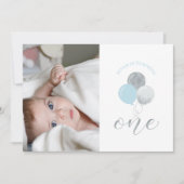 シルバー & ブルー風船 | 男の子の1歳誕生日パーティー 招待状 (正面)