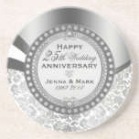 シルバー&ホワイト・ダマスク25結婚周年 コースター<br><div class="desc">25thエレガント silverの記念結婚デザイン、完全にカスタマイズ可能なテンプレート。銀フローラは白い背景に銀の幾何学的モダンな形状を減衰させる。</div>