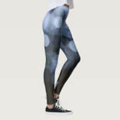 シルバー、白い《写真》ぼけ味の夜の背景。 レギンス (右)