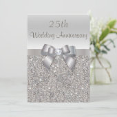 シルバー 25周年結婚記念日 シークインとリボン 招待状 (スタンド正面)