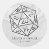 シルバーD20クリット | PNPテーブルトップロールプレーヤーのサイコロ ラウンドシール (正面)
