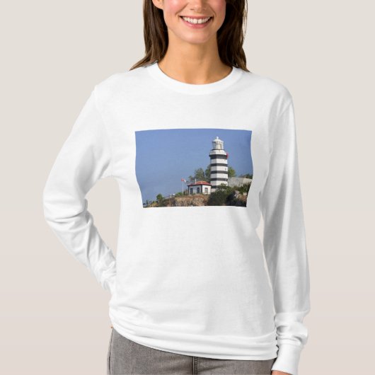 シレ灯台、イスタンブール、トルコ Tシャツ (正面)