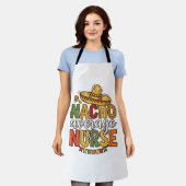 シンコデマヨのナチョ平均看護師Tシャツデザイン_1 エプロン (着用した状態)